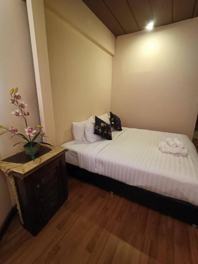 Soft Night Barzaar Hostel Chiang Mai Ngoại thất bức ảnh