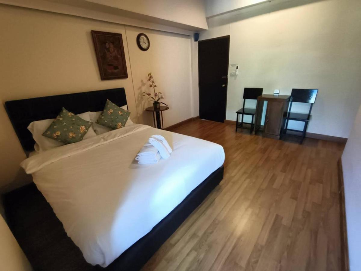 Soft Night Barzaar Hostel Chiang Mai Ngoại thất bức ảnh