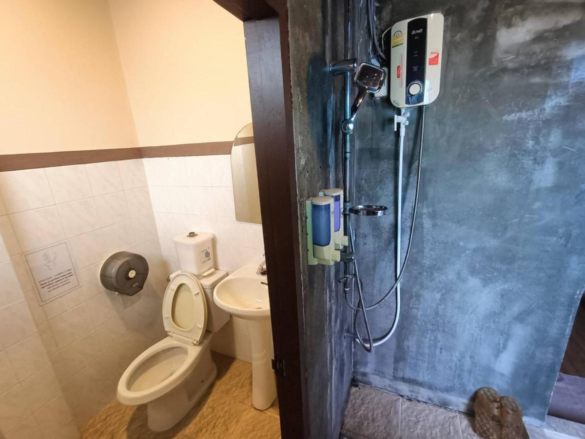 Soft Night Barzaar Hostel Chiang Mai Ngoại thất bức ảnh