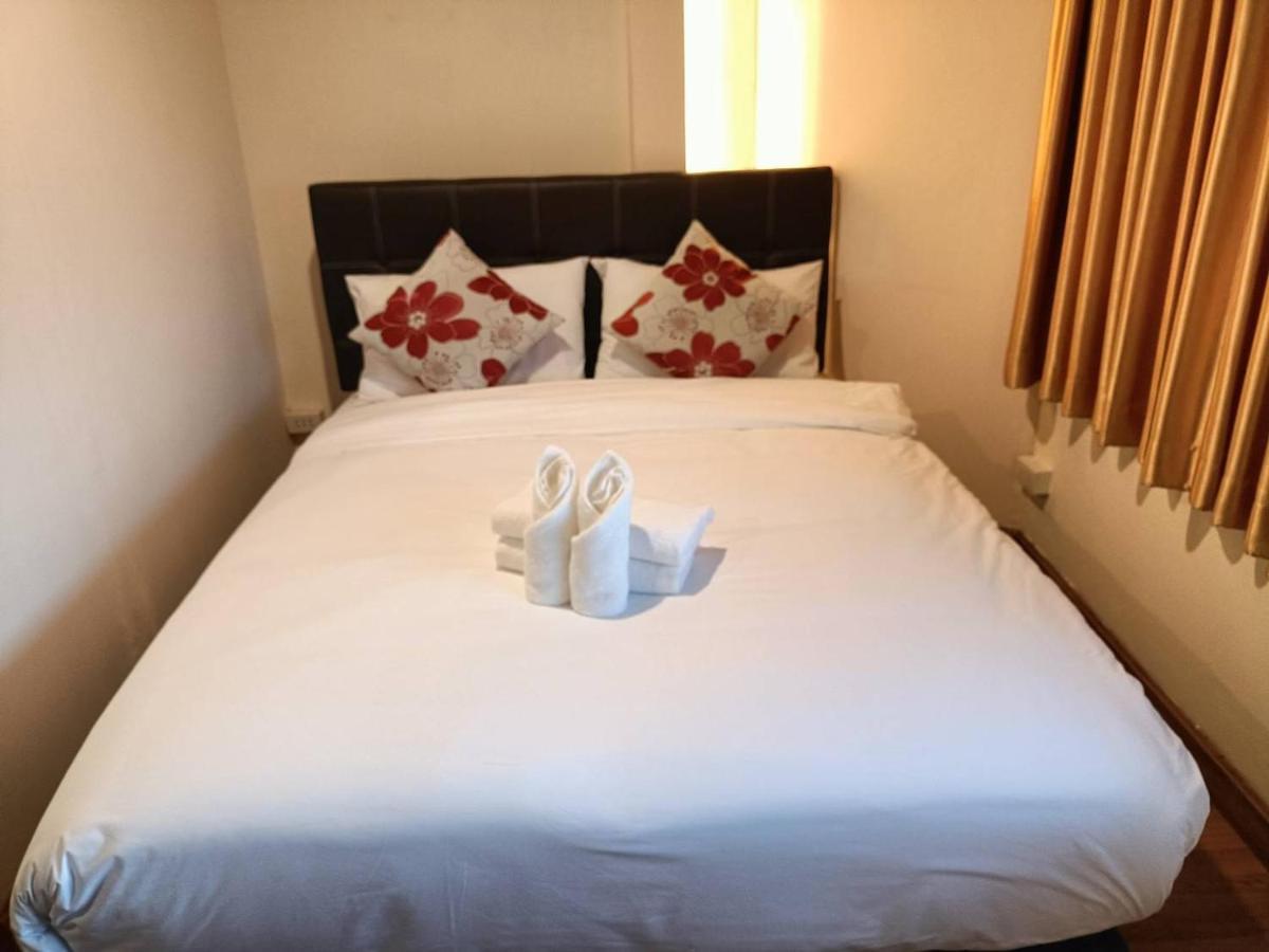 Soft Night Barzaar Hostel Chiang Mai Ngoại thất bức ảnh