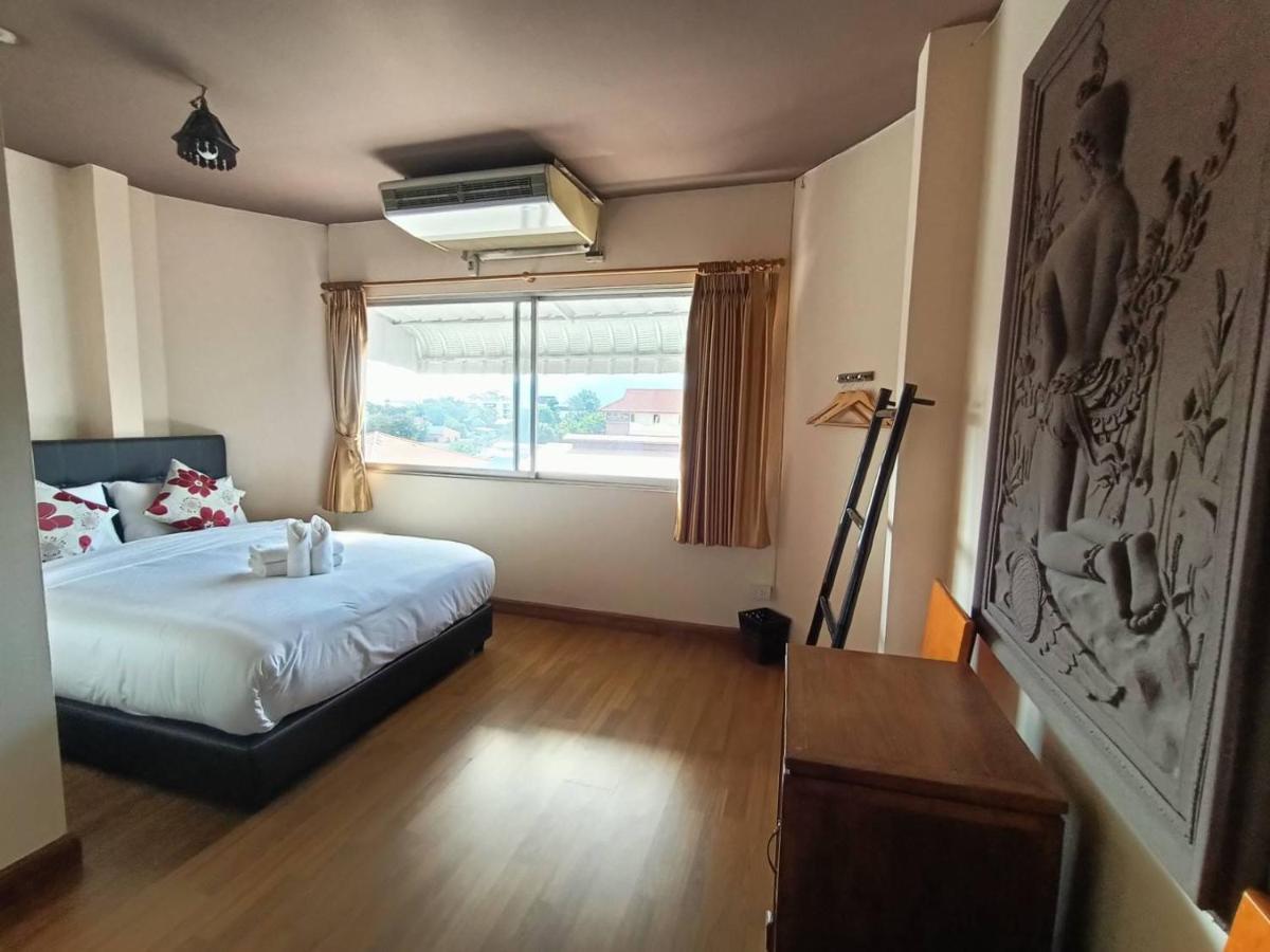 Soft Night Barzaar Hostel Chiang Mai Ngoại thất bức ảnh