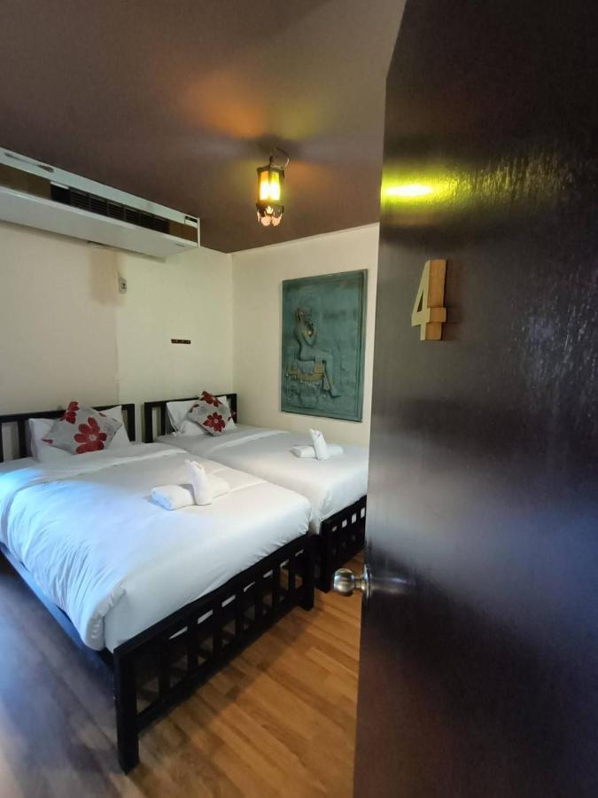 Soft Night Barzaar Hostel Chiang Mai Ngoại thất bức ảnh