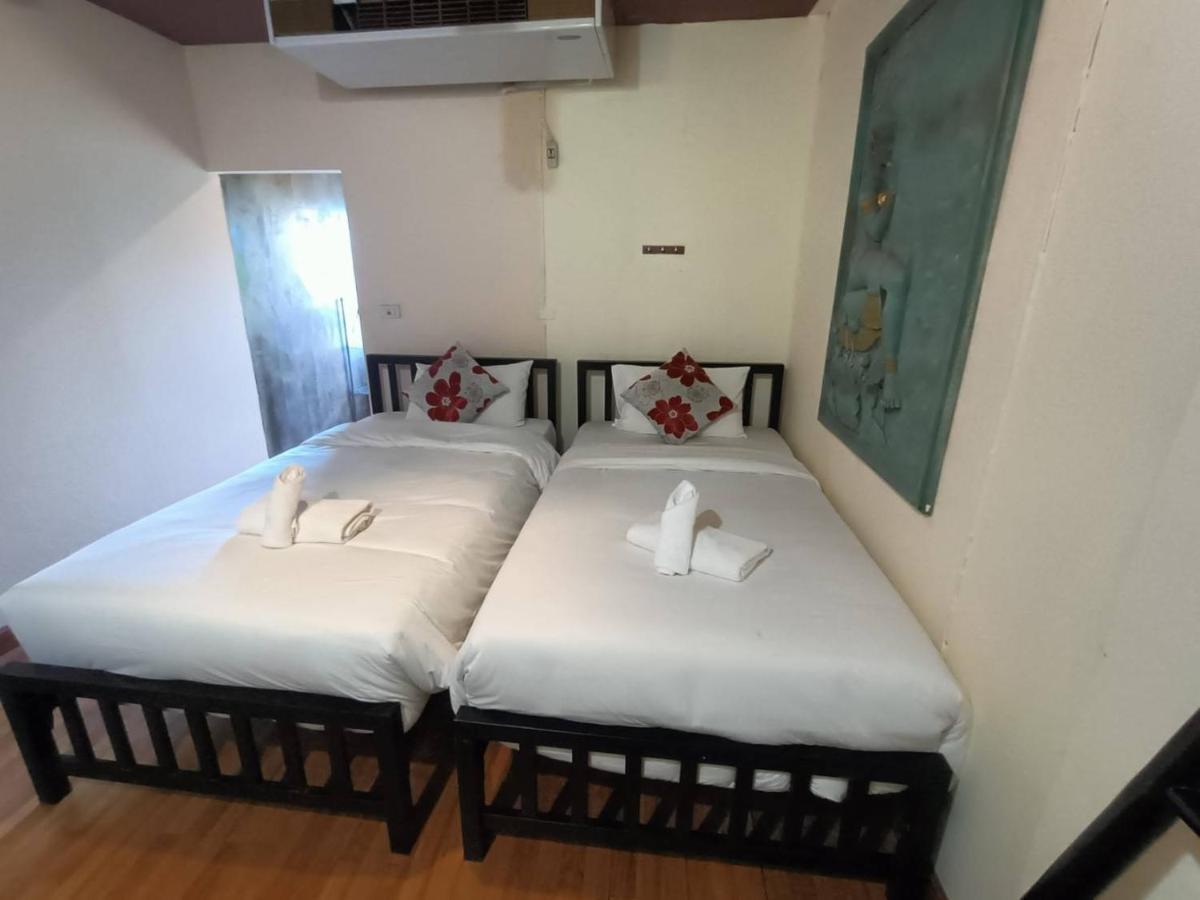 Soft Night Barzaar Hostel Chiang Mai Ngoại thất bức ảnh