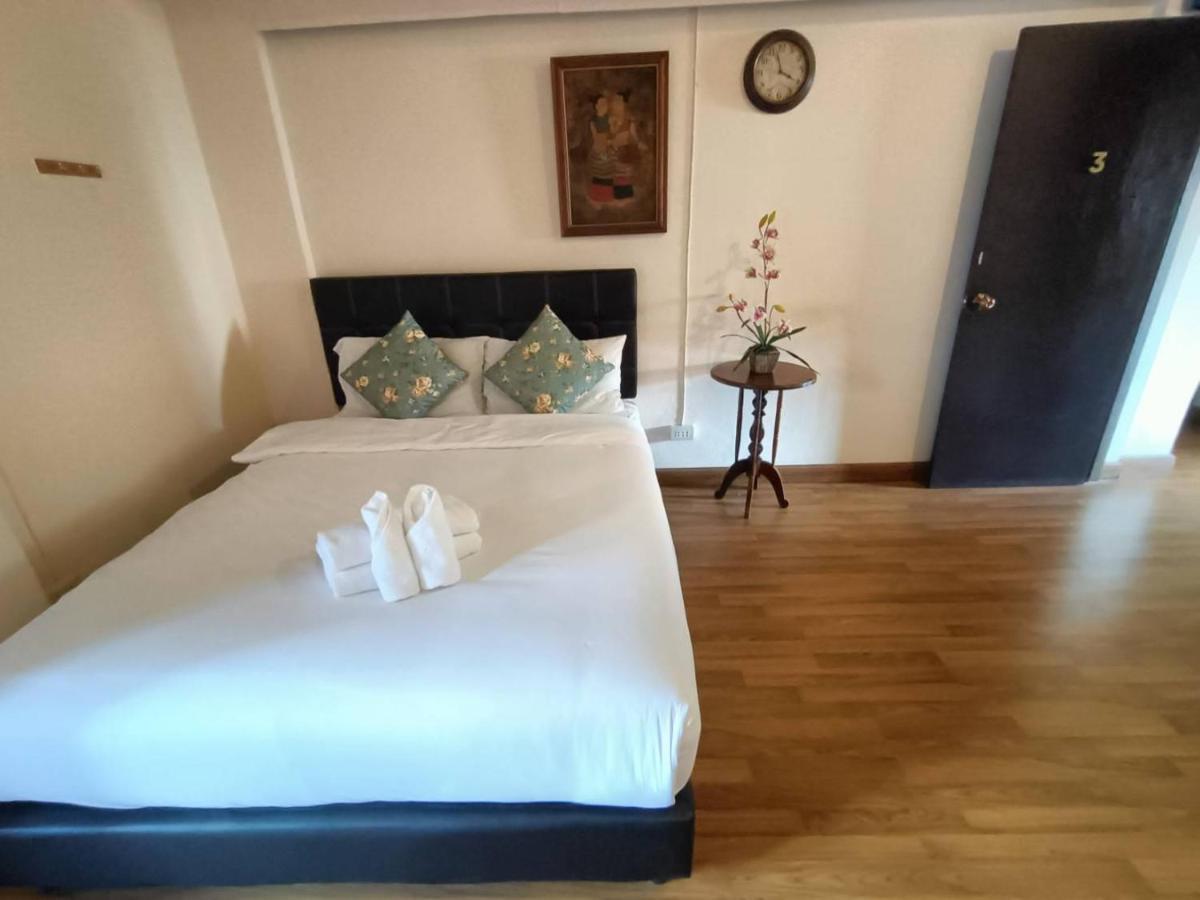 Soft Night Barzaar Hostel Chiang Mai Ngoại thất bức ảnh