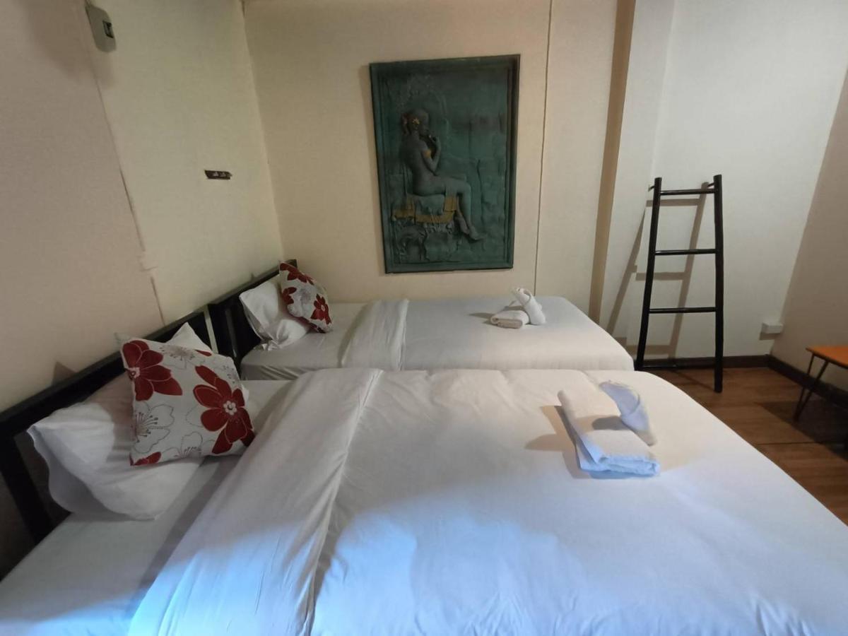 Soft Night Barzaar Hostel Chiang Mai Ngoại thất bức ảnh