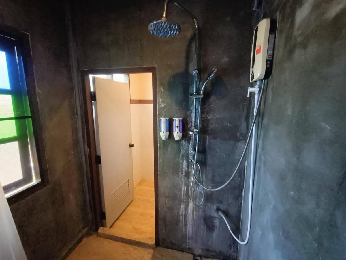 Soft Night Barzaar Hostel Chiang Mai Ngoại thất bức ảnh