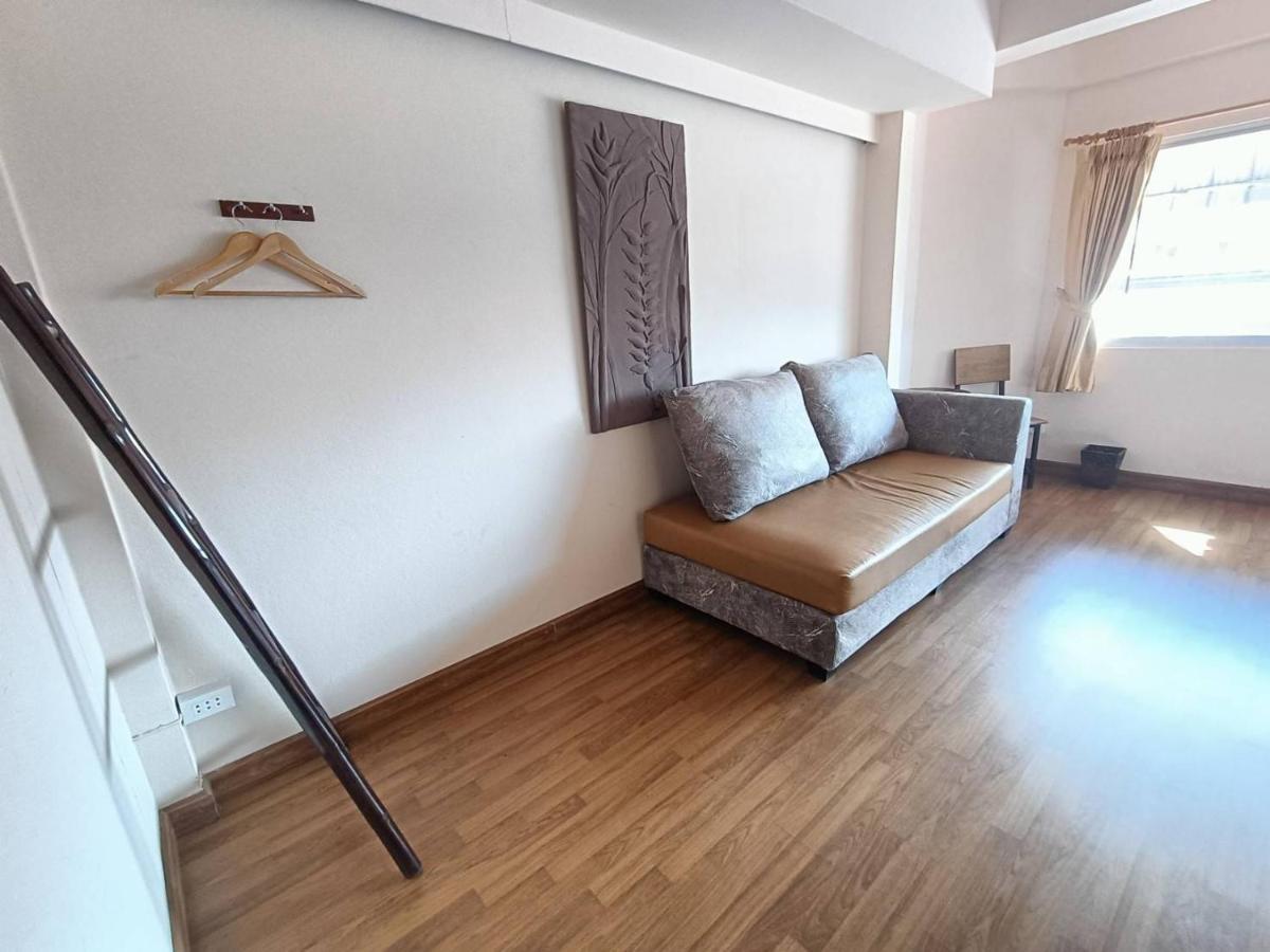 Soft Night Barzaar Hostel Chiang Mai Ngoại thất bức ảnh