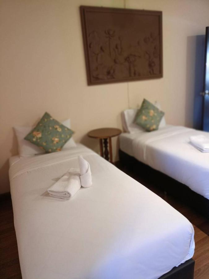 Soft Night Barzaar Hostel Chiang Mai Ngoại thất bức ảnh