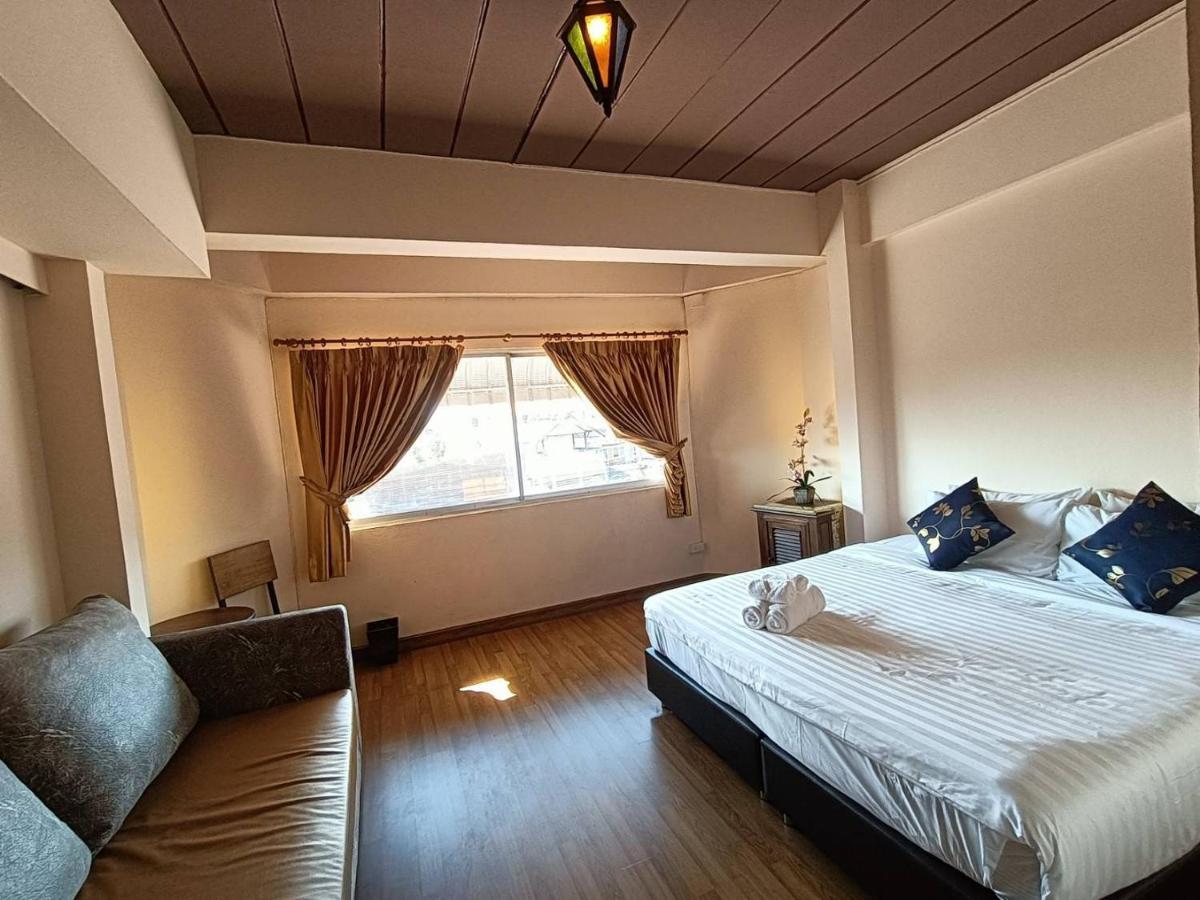 Soft Night Barzaar Hostel Chiang Mai Ngoại thất bức ảnh
