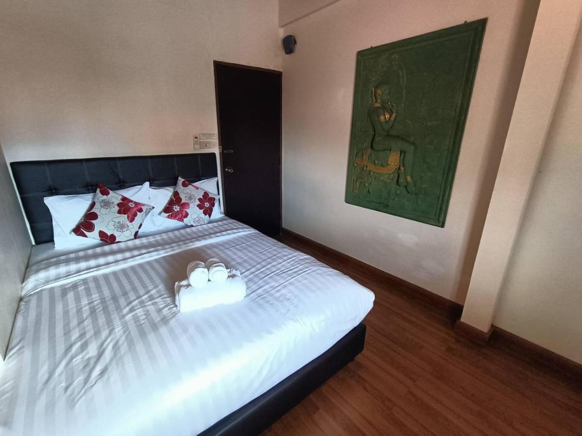 Soft Night Barzaar Hostel Chiang Mai Ngoại thất bức ảnh