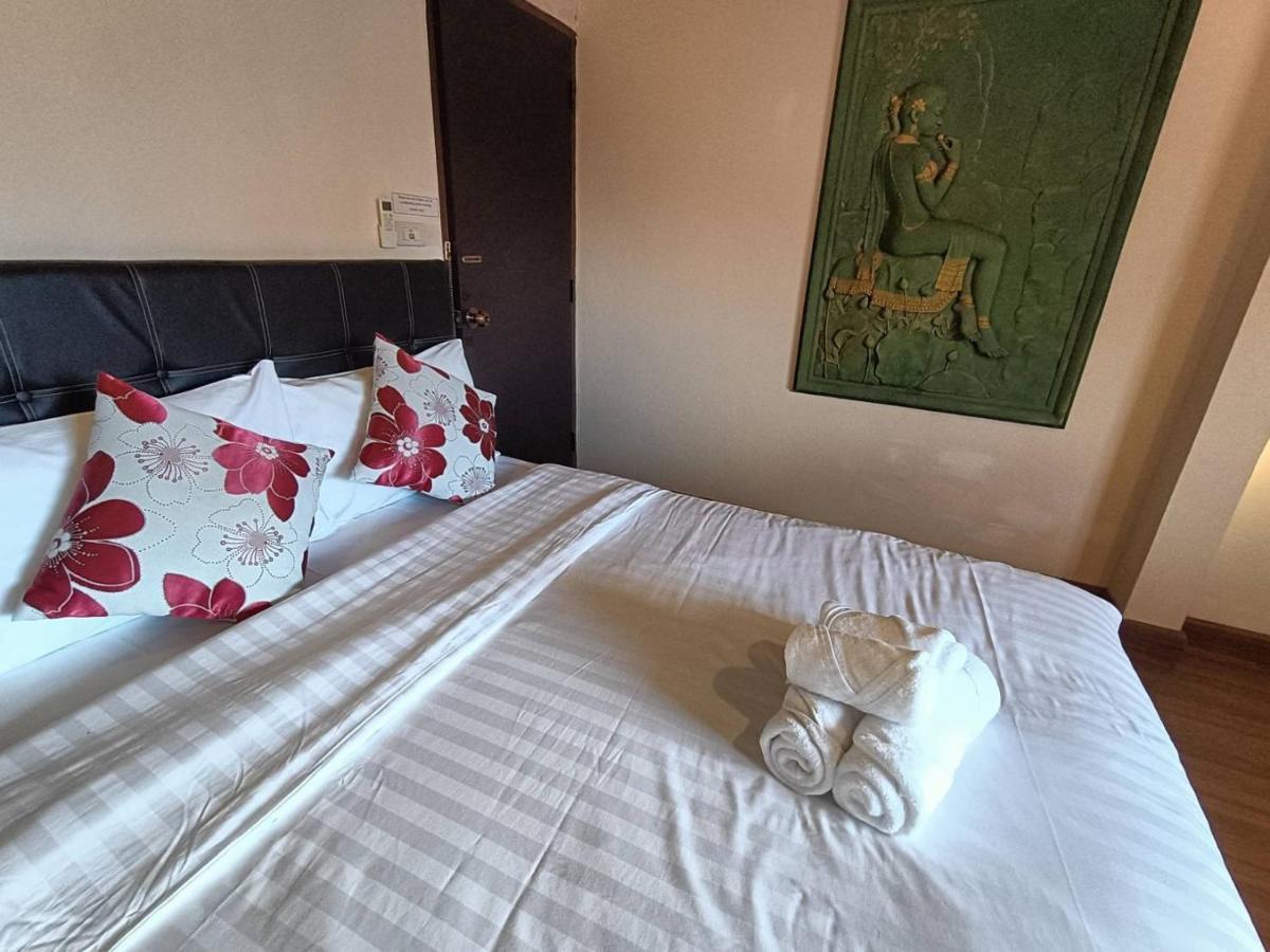 Soft Night Barzaar Hostel Chiang Mai Ngoại thất bức ảnh